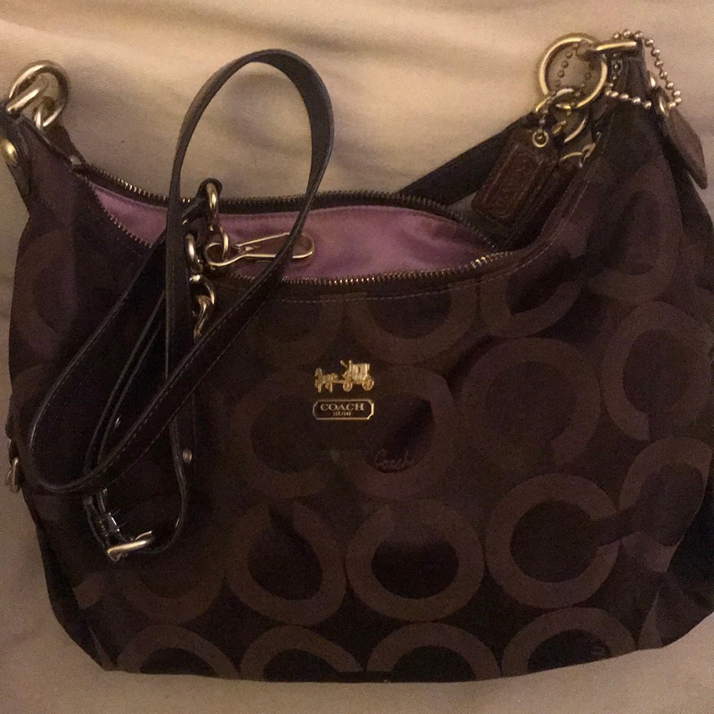 In excellent like new condition Coach bag!
